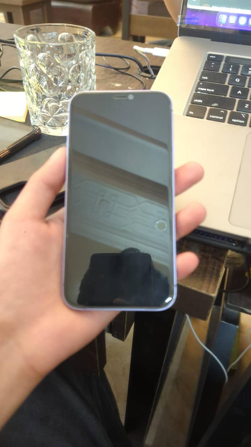 Apple iPhone 12 6