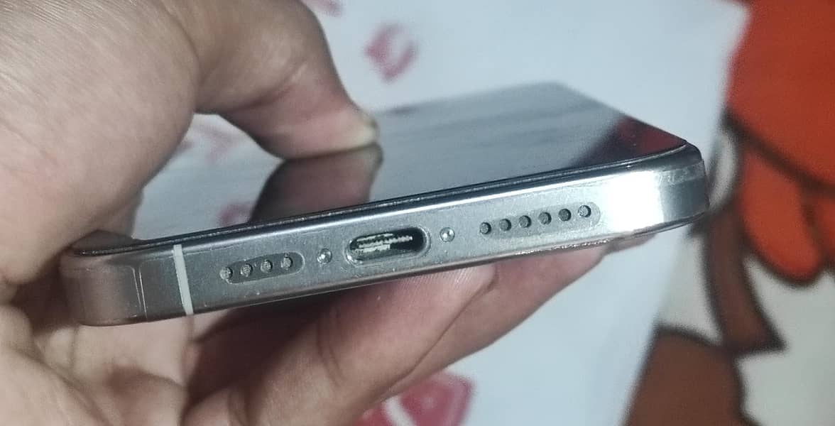 Apple iPhone 15 Pro Max 3