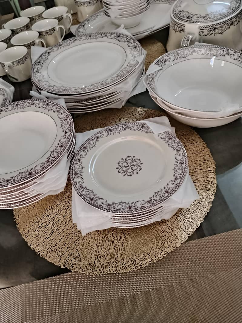 Dinner set 2