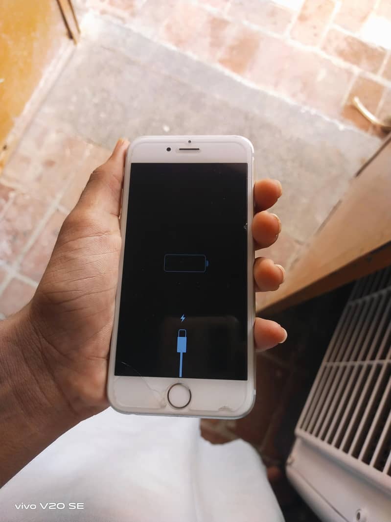 Apple iPhone 6S 4