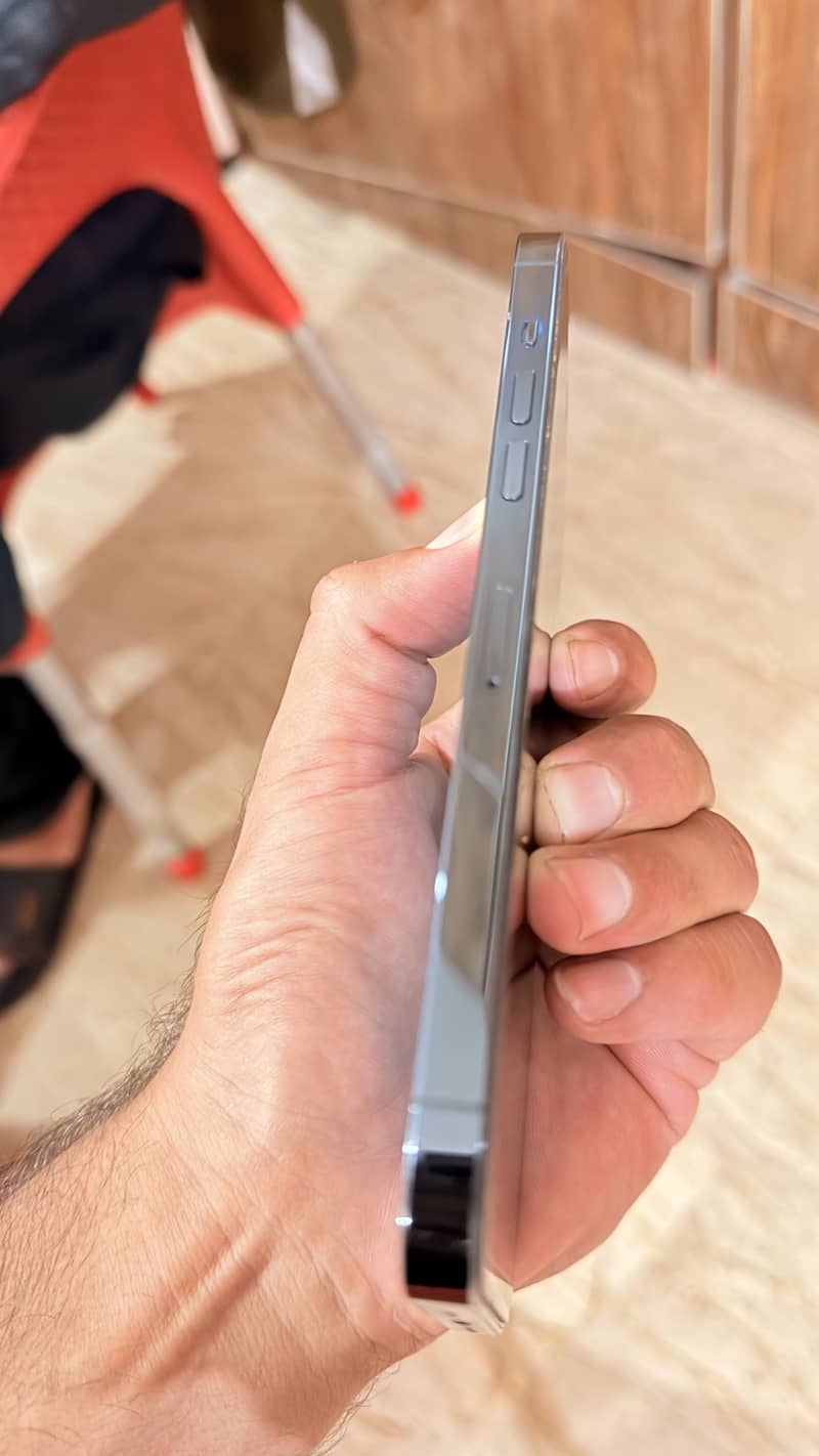 Apple iPhone 12 Pro Max 4