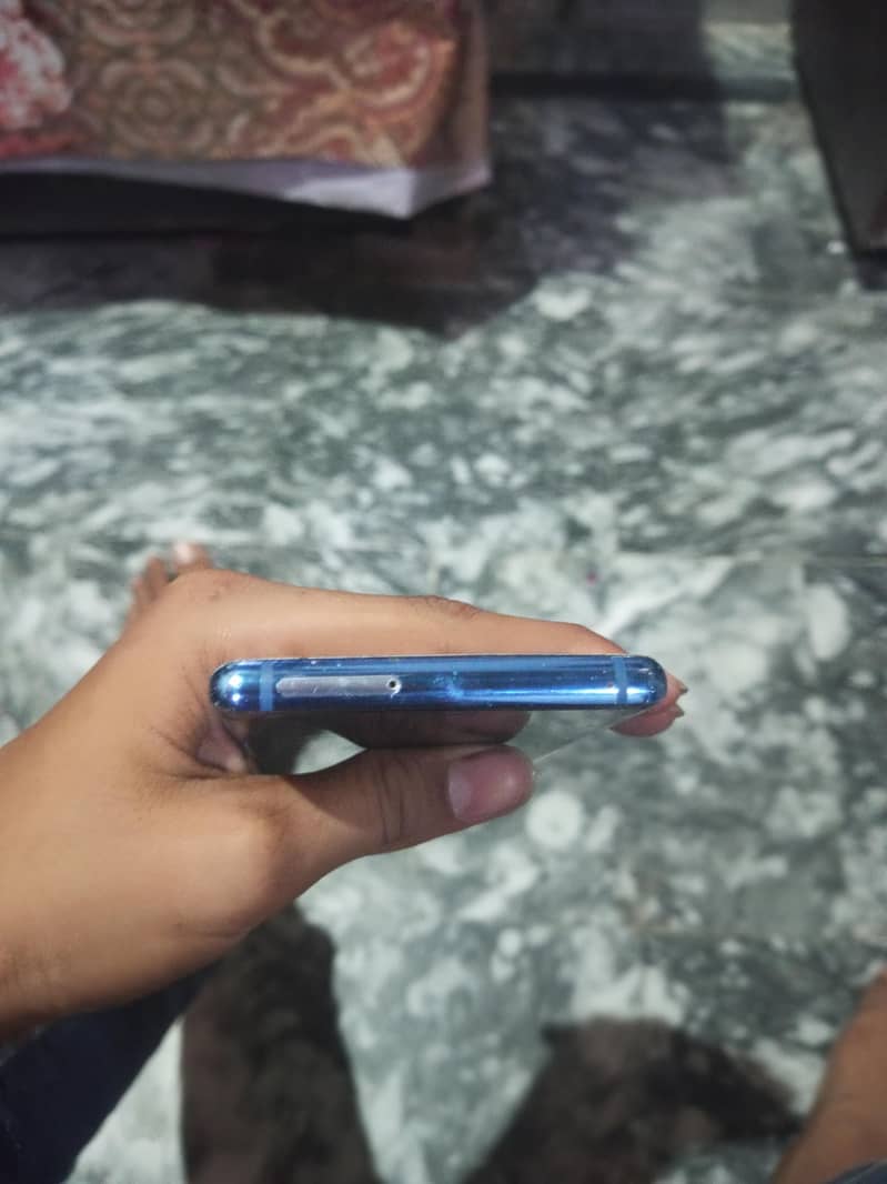 Samsung Mobile Note 8 4
