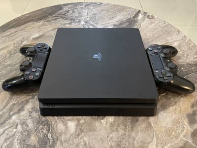 PlayStation 4 Slim 500 GB in BEST CONDITION