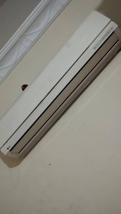 LG AC 1.5 ton good condition