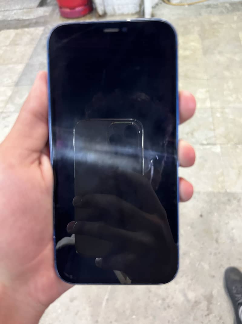 Apple iPhone 12 4