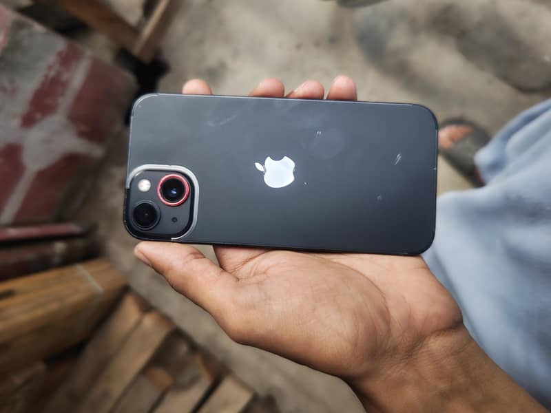 Apple iPhone 13 1