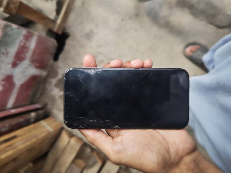 Apple iPhone 13 2