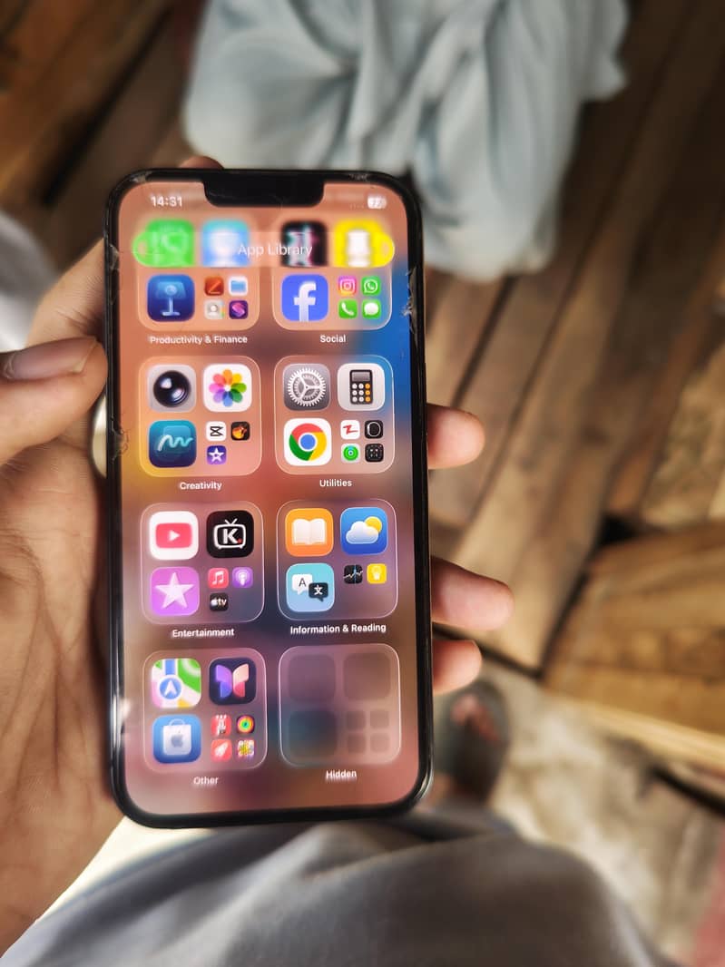 Apple iPhone 13 3