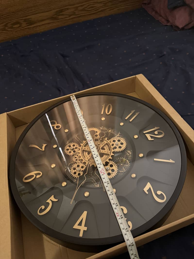 Wall clock 7