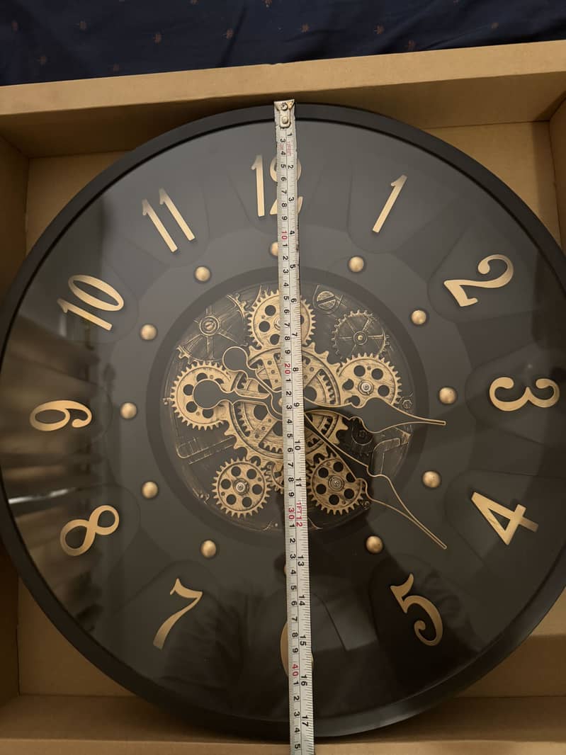 Wall clock 8