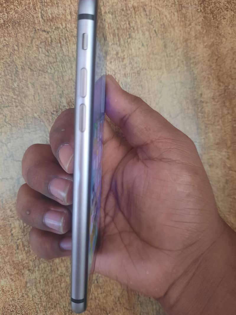 Apple iPhone 8 3
