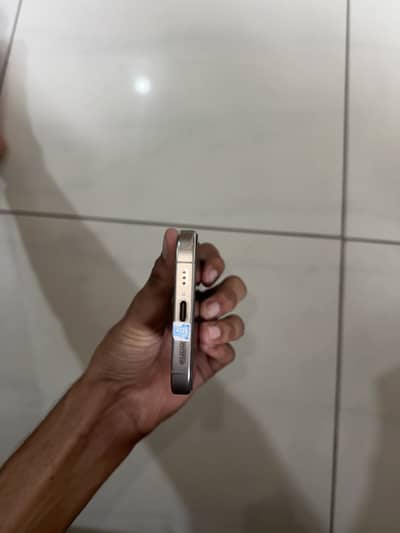 Apple iPhone 16 Pro
