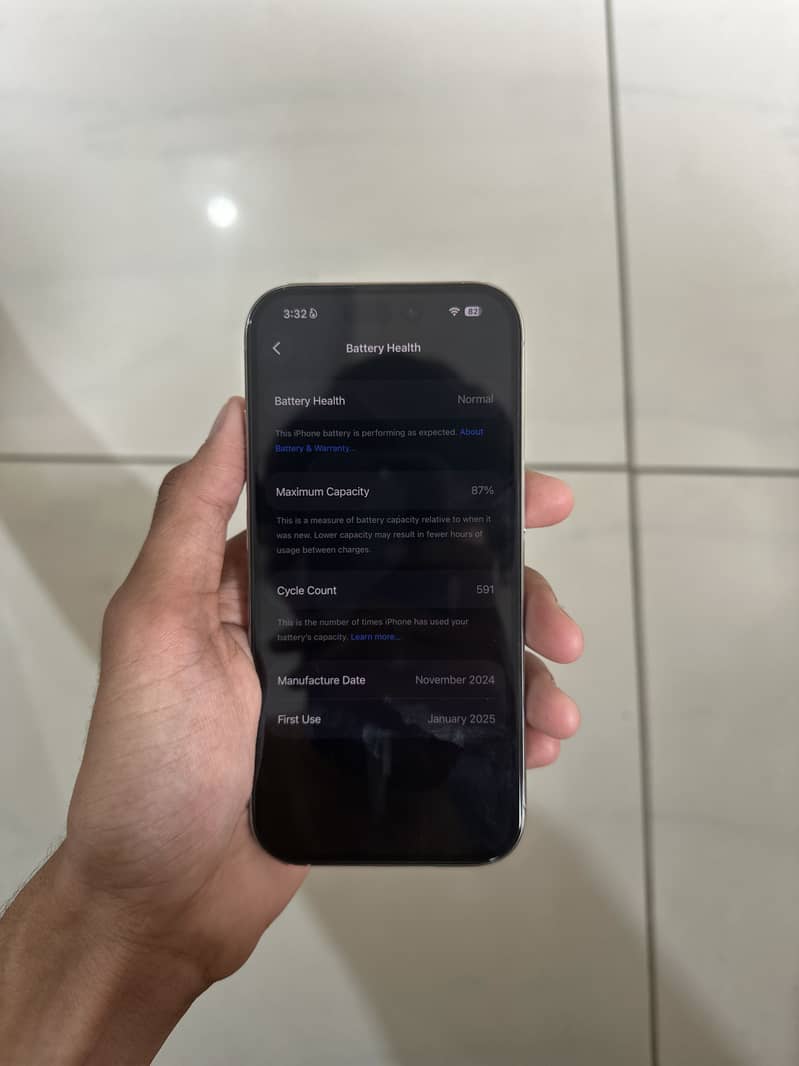 Apple iPhone 16 Pro 2