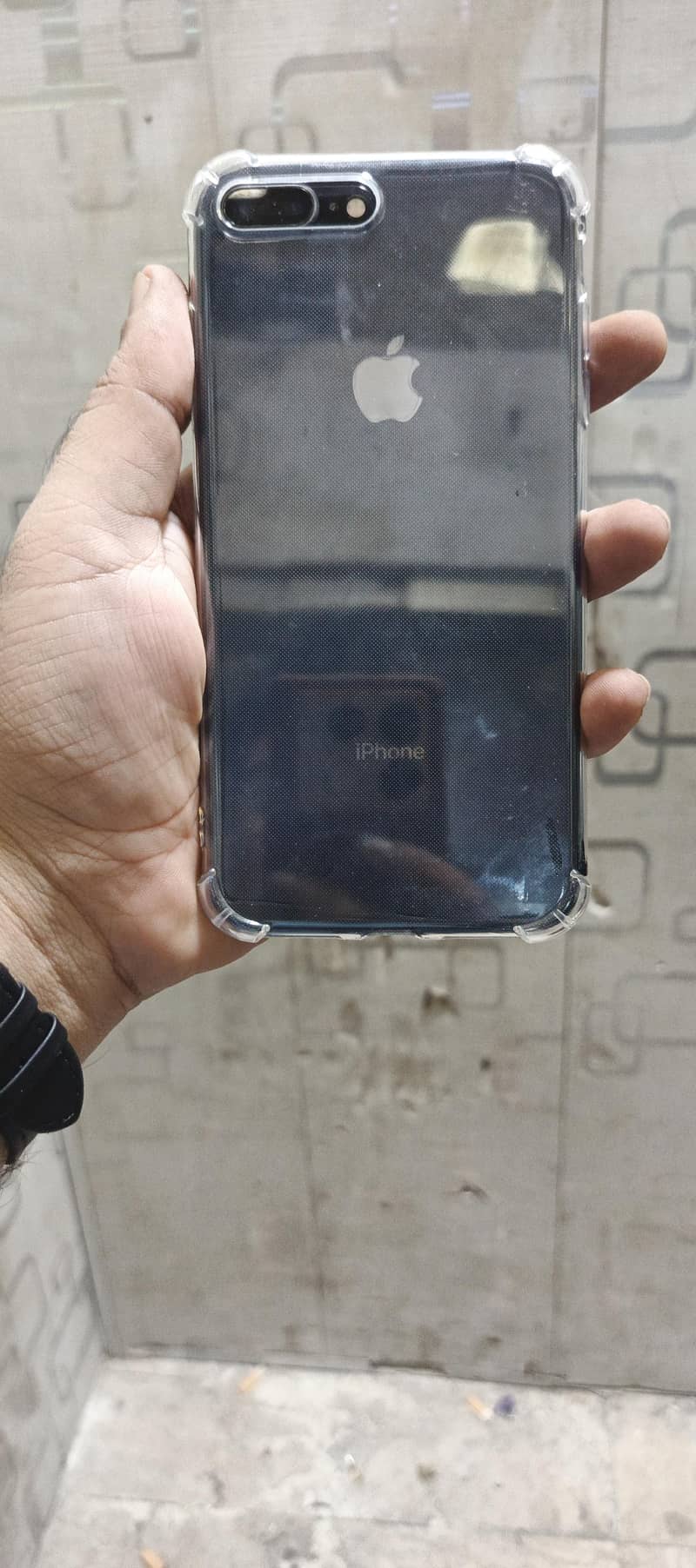 Apple iPhone 8 Plus 1