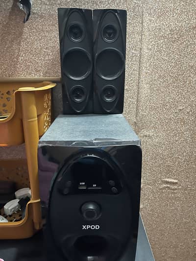Xpod Speaker with huge woofer