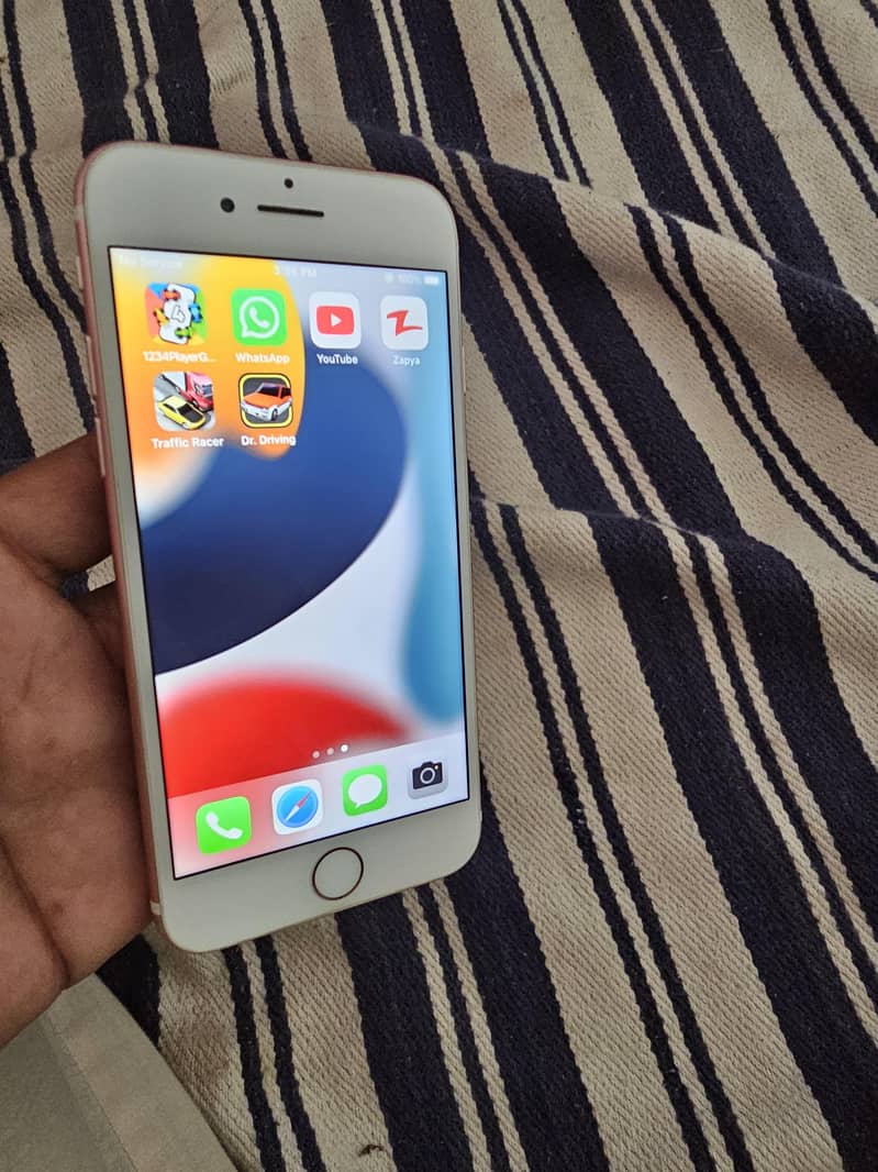 Apple iPhone 7 1