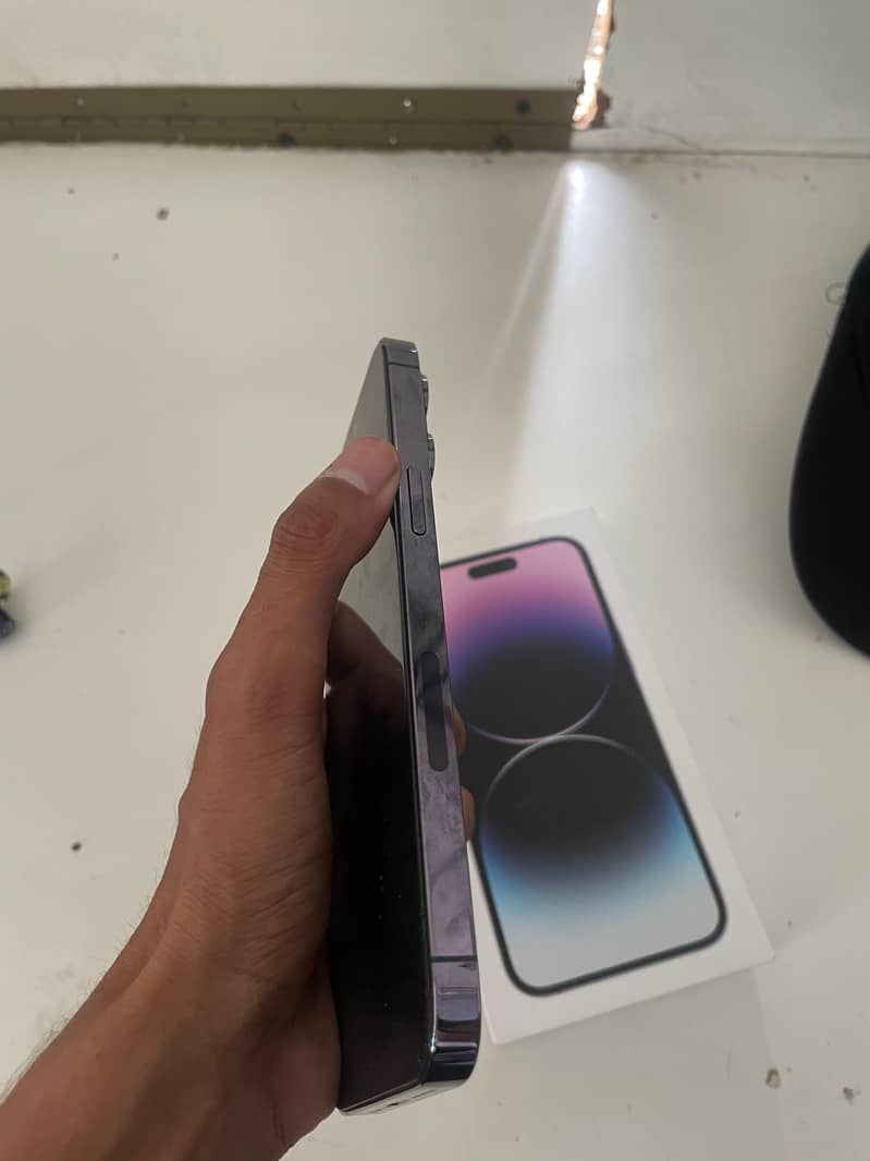 Apple iPhone 14 Pro Max 0