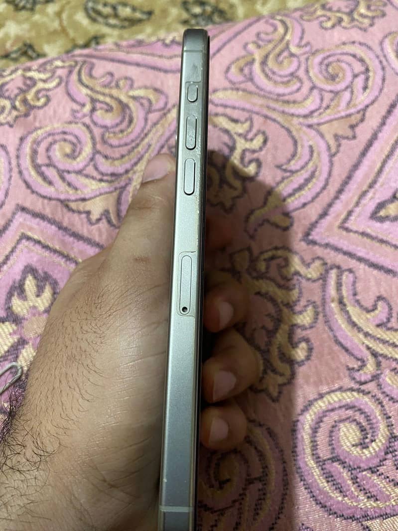 Apple iPhone 15 Pro Max 3