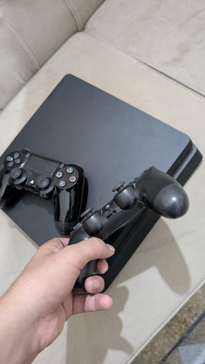 PS4 slim jailbreak , 500gb , 10/10