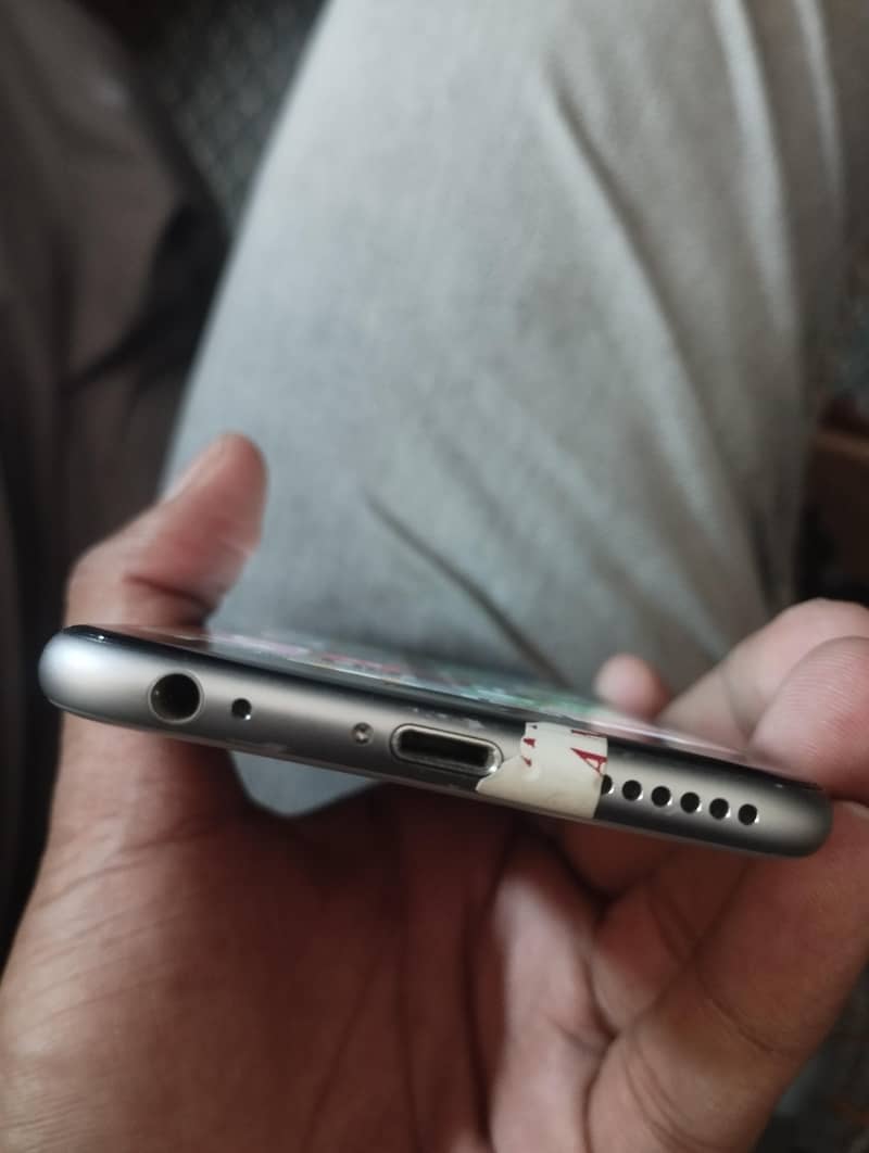 Apple iPhone 6S 6