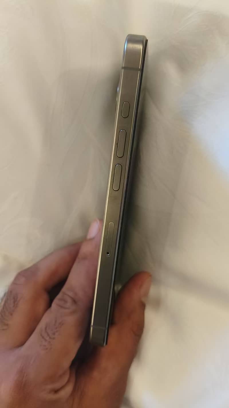 Apple iPhone 15 Pro 3
