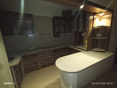 WELL MAINTAINED BOUNDARY WALL 2 BED D/D FLAT FOR RENT IN BLOCK 13-B, GULSHAN E IQBAL