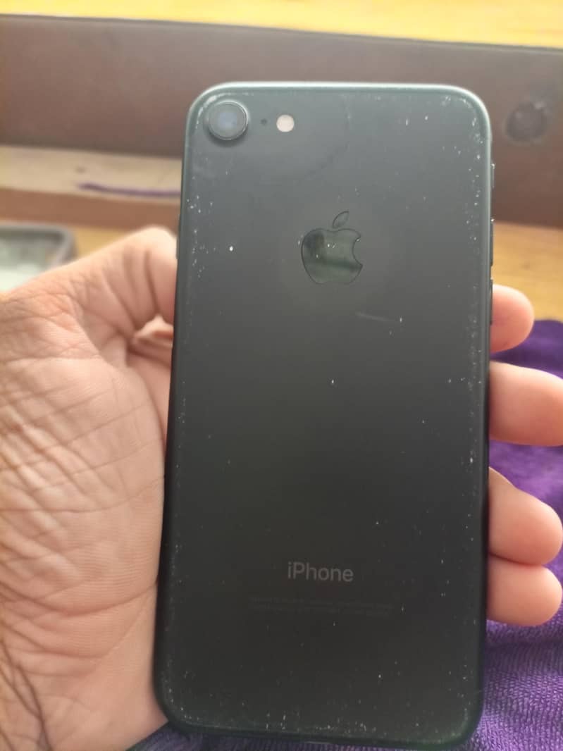 Apple iPhone 7 0