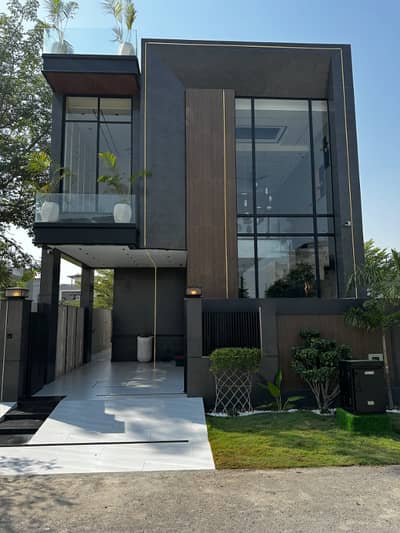 ** Elegant 5 Marla House for Rent | Premium Family Living**