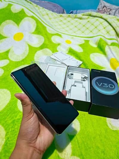 vivo V30 12 GB RAM 256GB memory 0325/1268/477