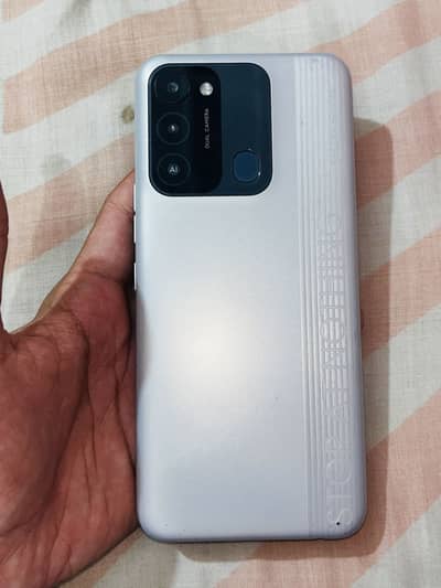 Tecno Spark 8C