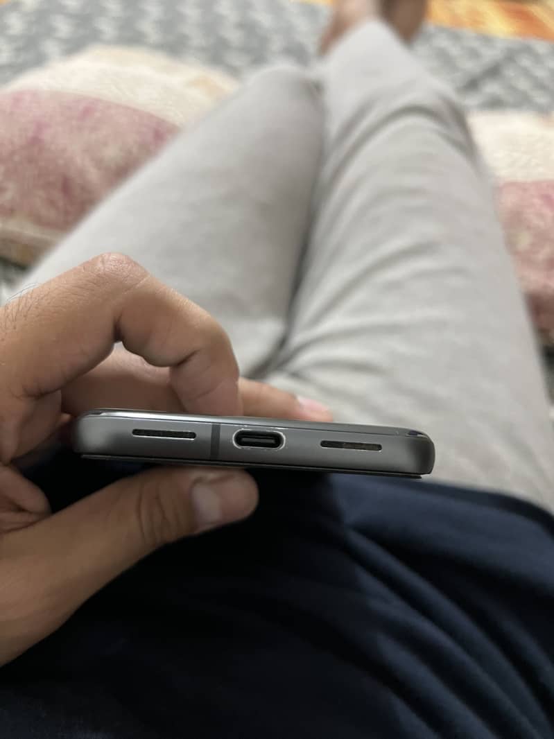 Google Pixel 8 2