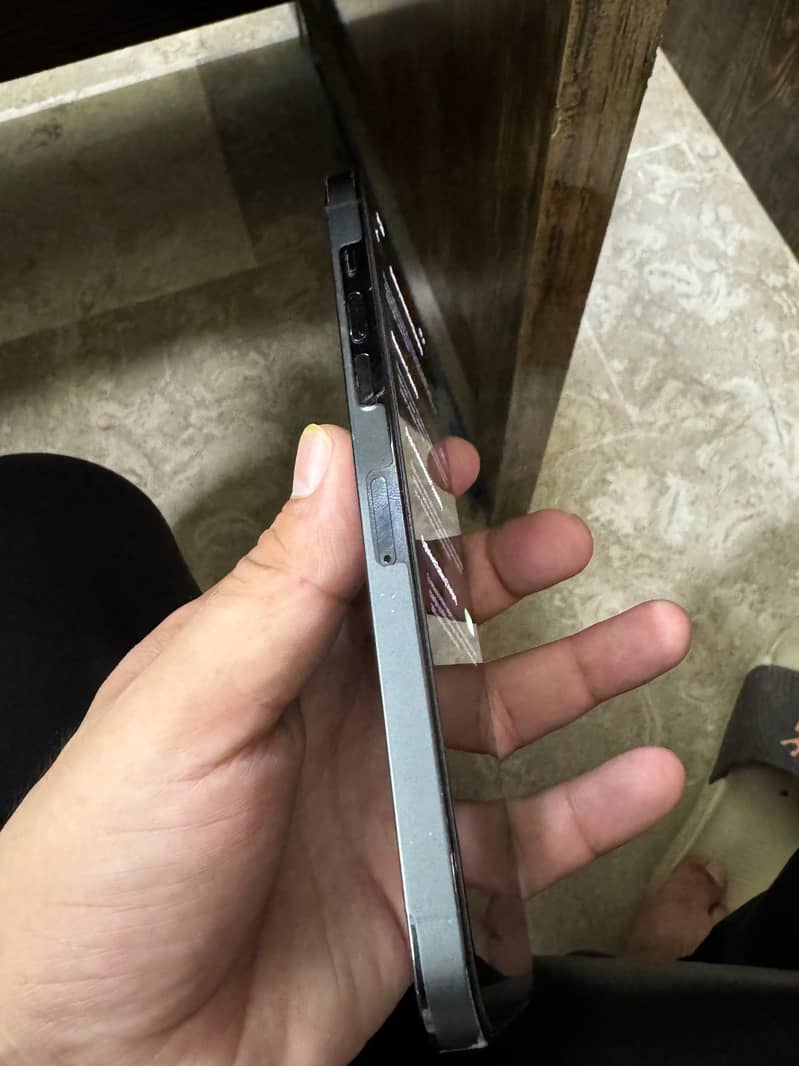 Apple iPhone 14 Pro Max 4