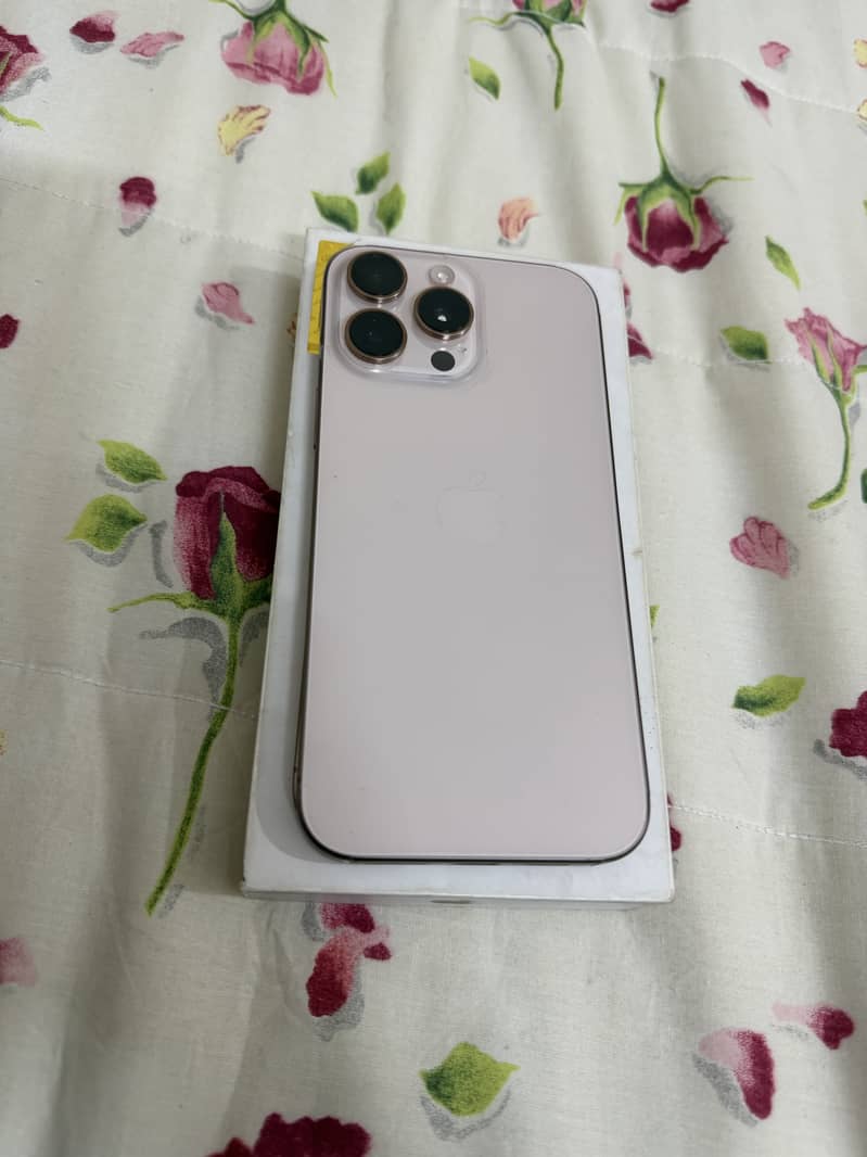 Apple iPhone 16 Pro Max 2