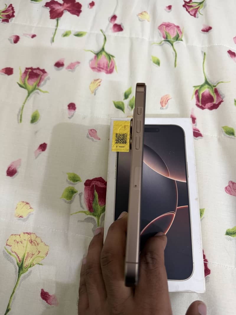 Apple iPhone 16 Pro Max 3
