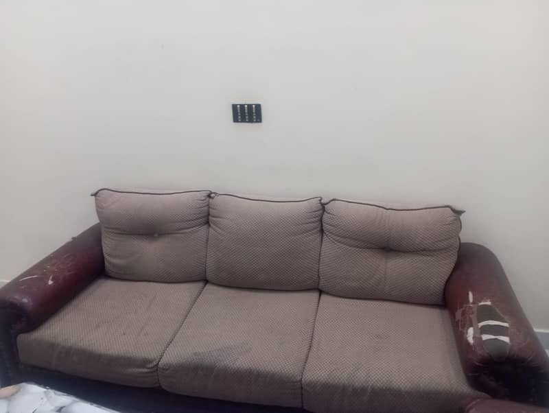 7 seater sofa with table 1
