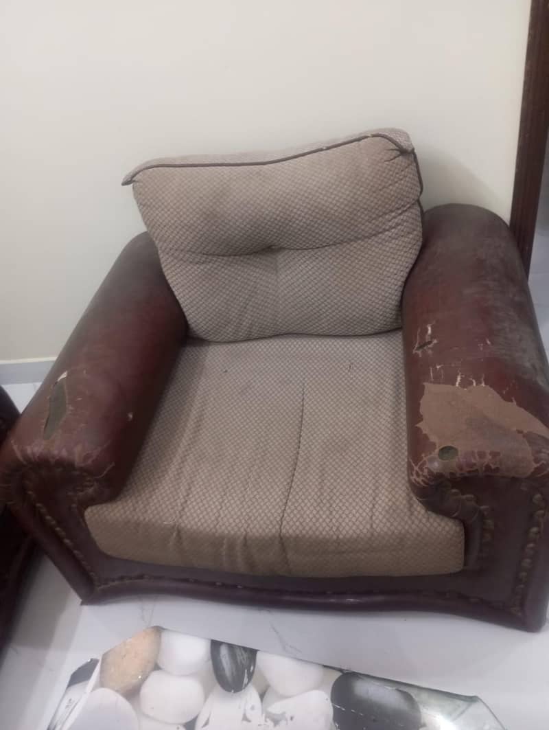 7 seater sofa with table 2