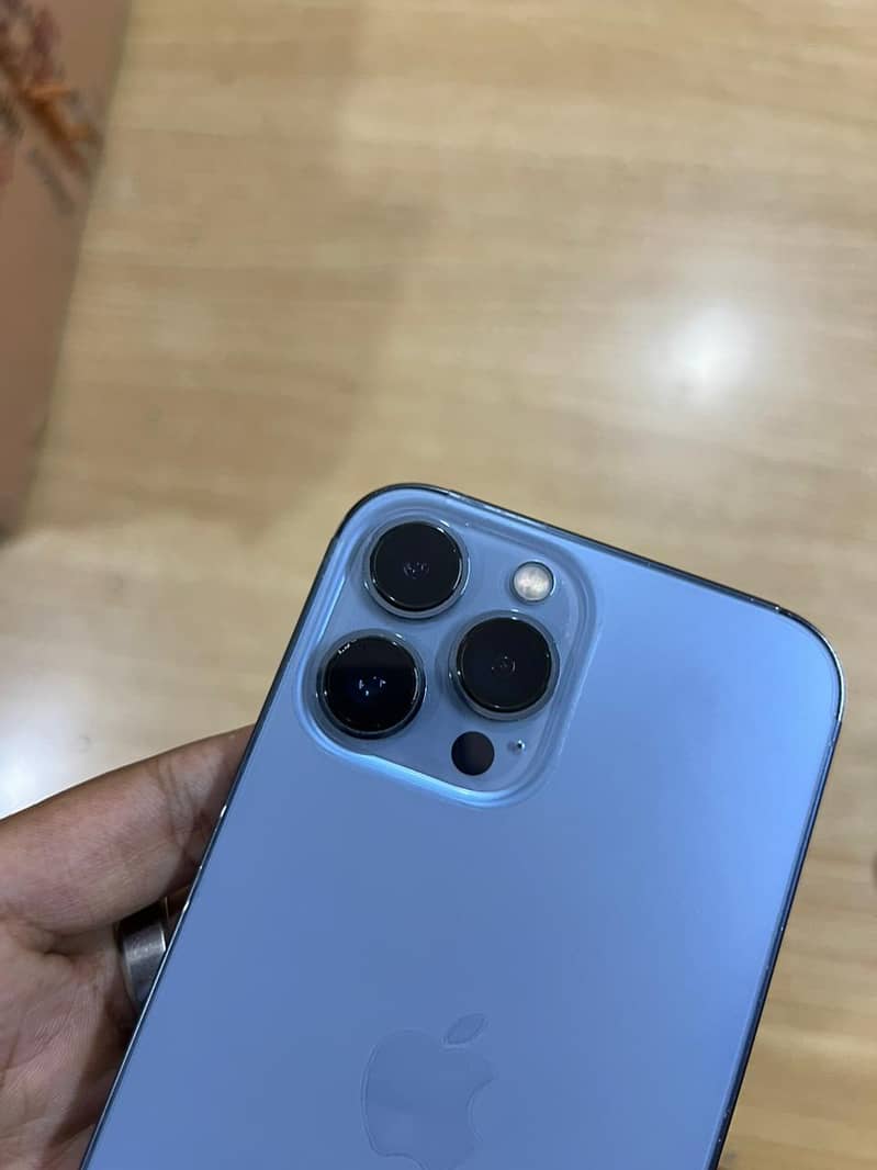 Apple iPhone 13 Pro Max 6