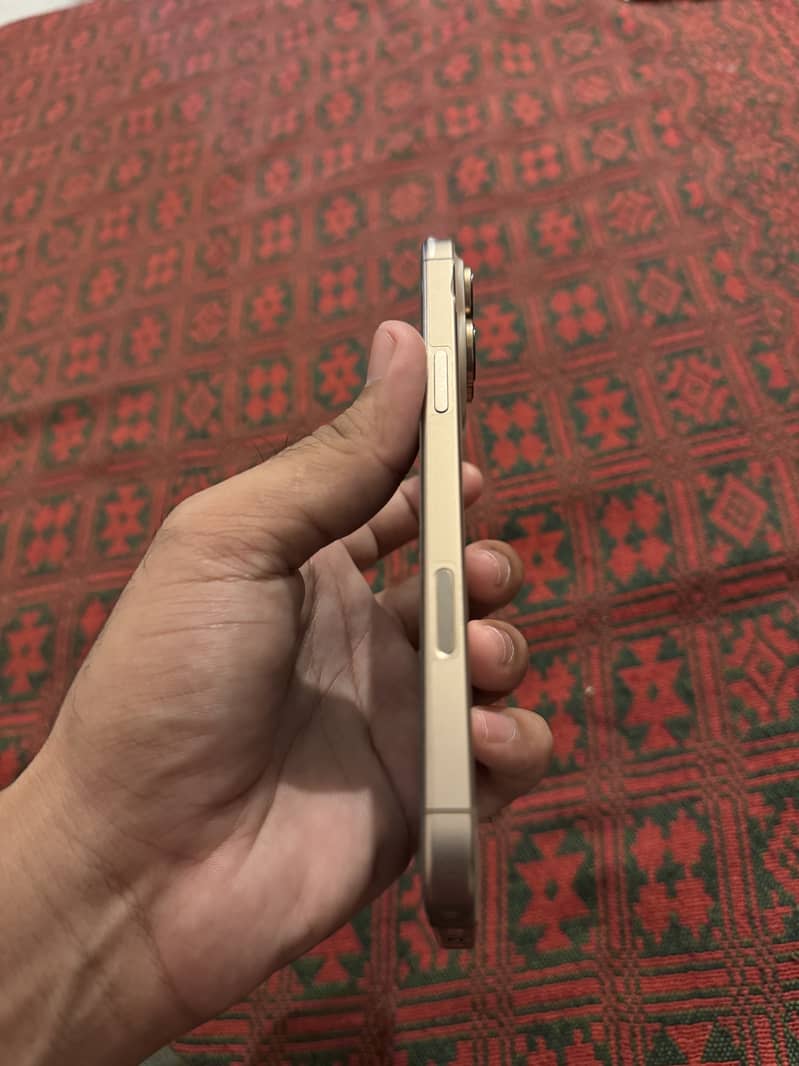 Apple iPhone 16 Pro Max 3