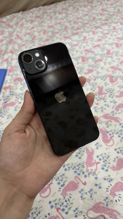 Apple iPhone 13 dark blue