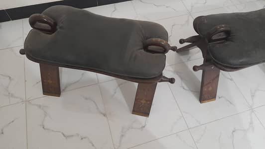 wodden chinoti designer leather foam stool