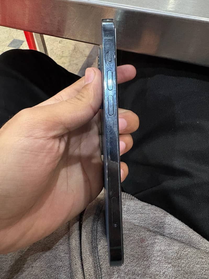 Apple iPhone 12 Pro 2