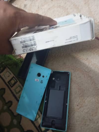 Nokia 216 with box charger