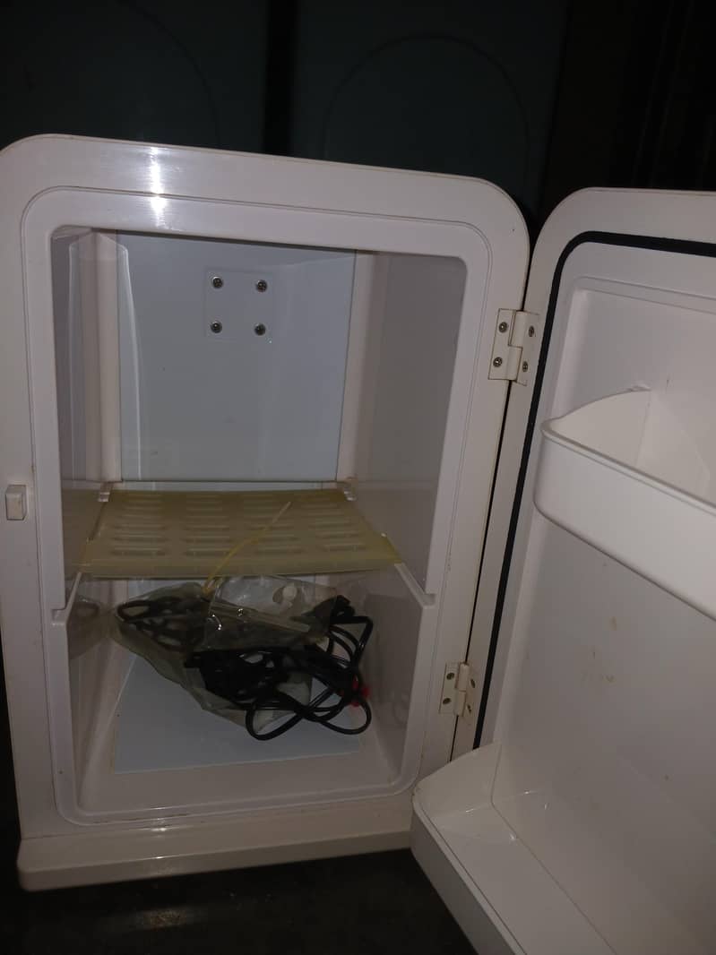 Mini fridge 2