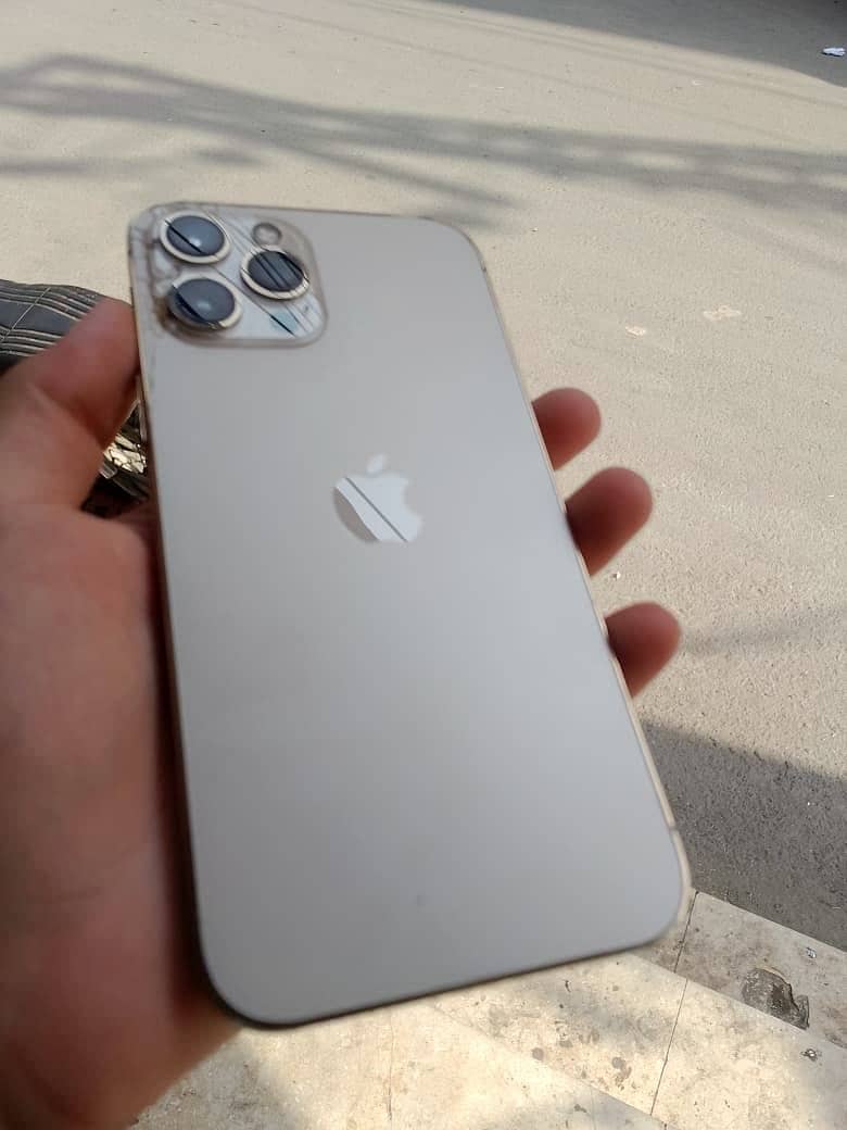 iPhone 12 Pro Max 1