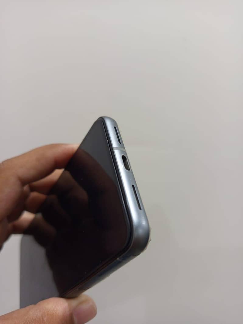 Google Pixel 8 6