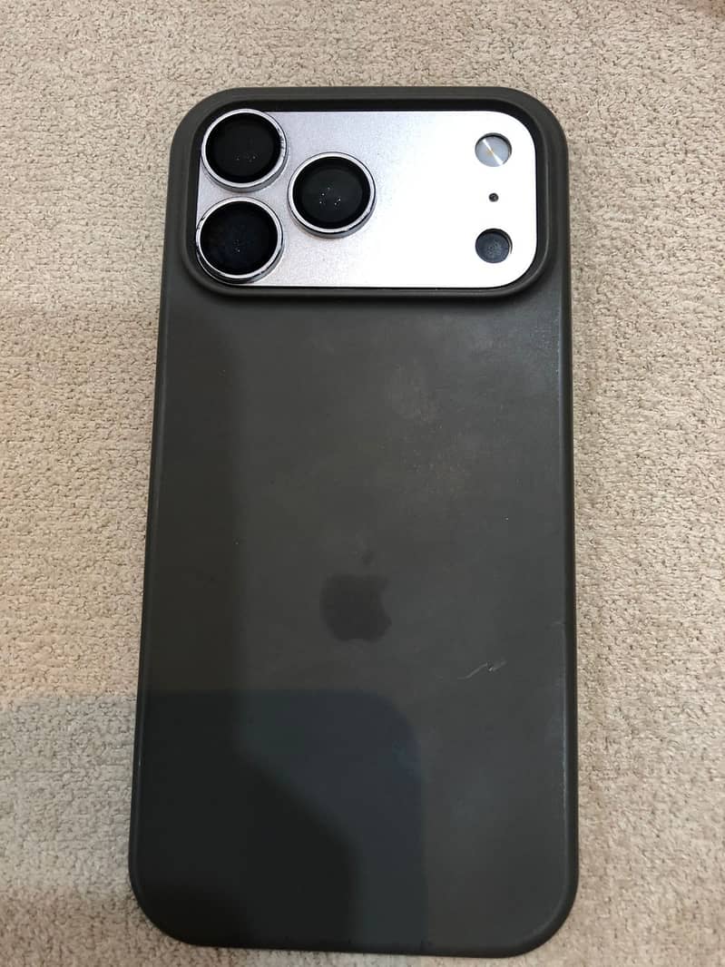 Apple iPhone 16 Pro Max 0