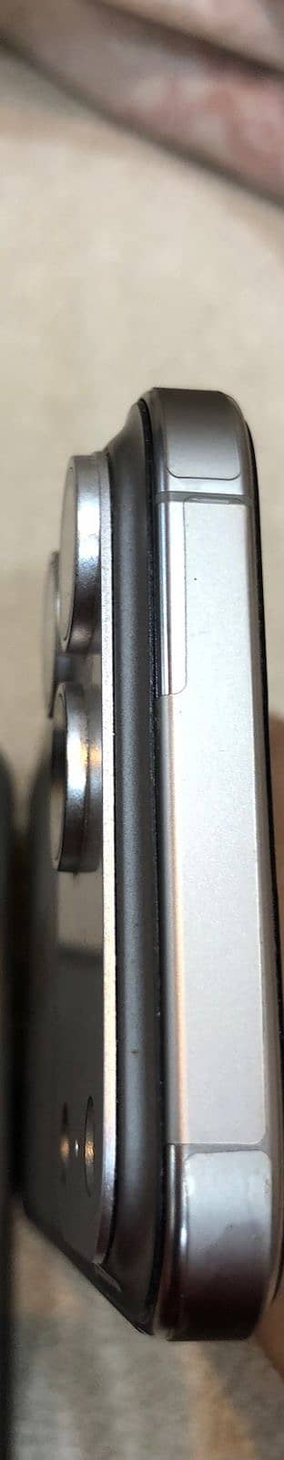 Apple iPhone 16 Pro Max 2