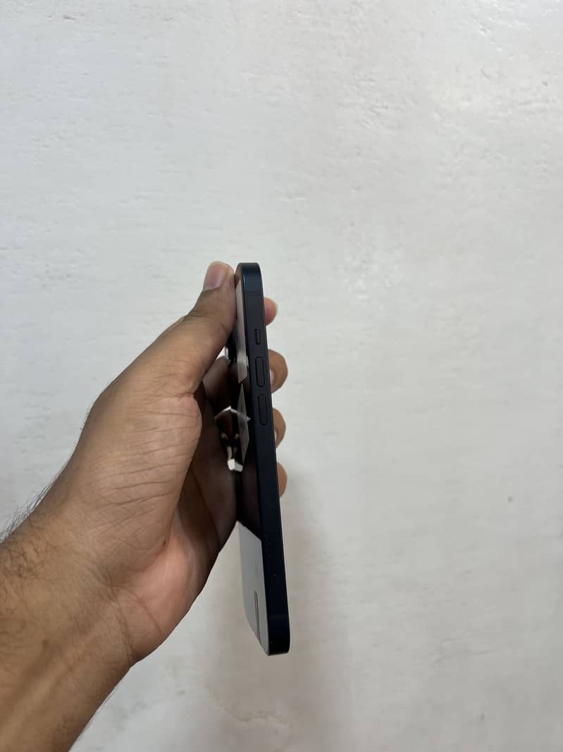 Apple iPhone 13 1