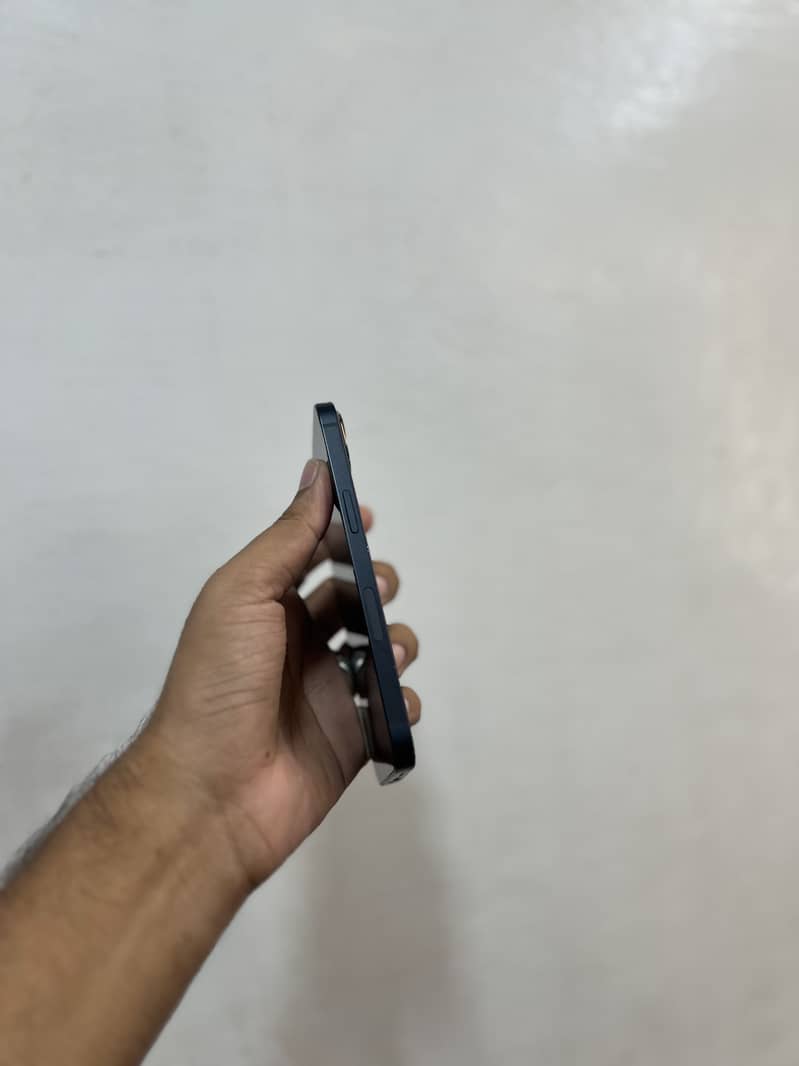 Apple iPhone 13 3