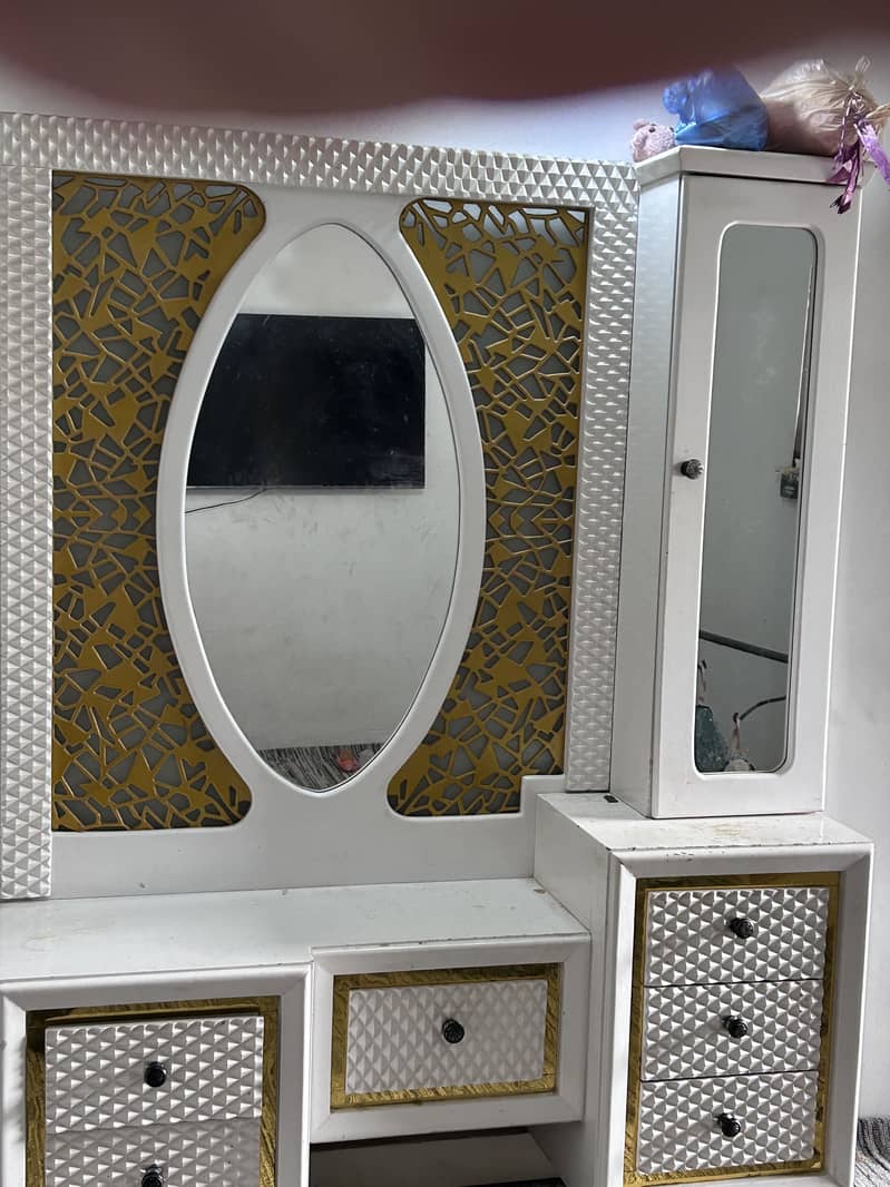 dressing table 1